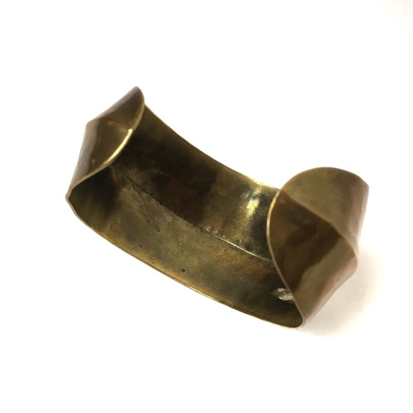 80s Hammered Brass Cuff - Picture 3 of 3